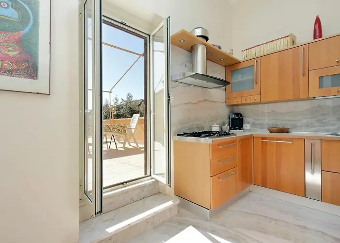 Apartment Bruno Buozzi, Beautiful 2br With Terrace By Halldis
