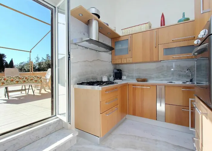 Bruno Buozzi, Beautiful 2br With Terrace By Halldis Apartment